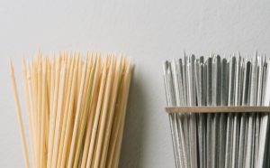 Are Wooden Skewers Safer for Grilling Than Metal Ones?