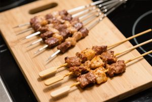 Metal vs. Bamboo Skewers: Which One Lasts Longer on the Grill?