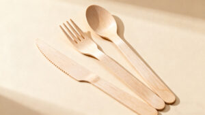 What Makes Wooden Cutlery an Eco-Friendly Alternative to Plastic?